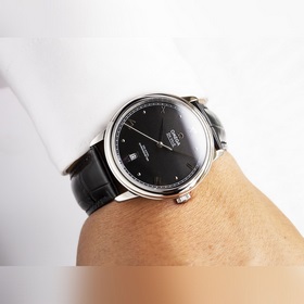 Серия Omega Seamaster - часы для пар. Подлинный дизайн, надписи н