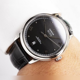 Серия Omega Seamaster - часы для пар. Подлинный дизайн, надписи н