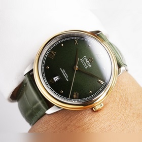 Серия Omega Seamaster - часы для пар. Подлинный дизайн, надписи н