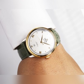 Серия Omega Seamaster - часы для пар. Подлинный дизайн, надписи н