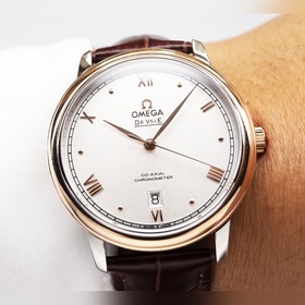Серия Omega Seamaster - часы для пар. Подлинный дизайн, надписи н