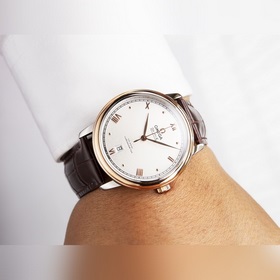 Серия Omega Seamaster - часы для пар. Подлинный дизайн, надписи н