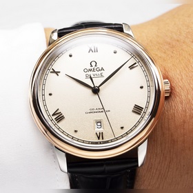 Серия Omega Seamaster - часы для пар. Подлинный дизайн, надписи н