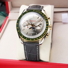 Новые часы Omega Speedmaster Racing. Часы имеют 42-миллиметровый 