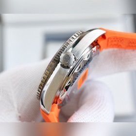 Поступление часов Seamaster 600M Официально рекомендованный часов