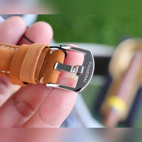 Точно такая же модель, как у Ди Ли Жэба Бренд： Panerai Серия： LU