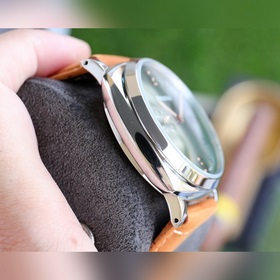 Точно такая же модель, как у Ди Ли Жэба Бренд： Panerai Серия： LU