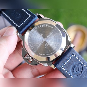 Точно такая же модель, как у Ди Ли Жэба Бренд： Panerai Серия： LU