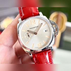 Точно такая же модель, как у Ди Ли Жэба Бренд： Panerai Серия： LU