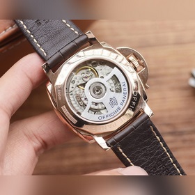 Новая модель V7 в эксклюзивном исполнени. Женские часы с ультрато