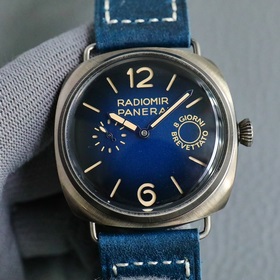 Новая модель Panerai SUBMERSIBLE BMG-TECH — 44-миллиметровые часы