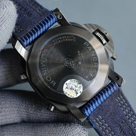 Новая модель Panerai SUBMERSIBLE BMG-TECH — 47-миллиметровые часы