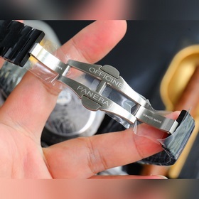 Новая модель SUBMERSIBLE BMG-TECH от Panerai — 47-миллиметровая ч