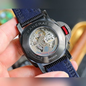 Новая модель SUBMERSIBLE BMG-TECH от Panerai — 47-миллиметровая ч