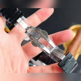 Новая модель SUBMERSIBLE BMG-TECH от Panerai — 47-миллиметровая ч