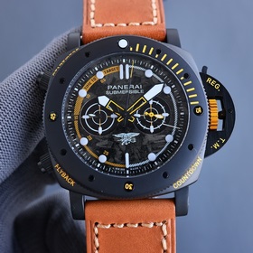 V7 Panerai возвращается, приветствуя возвращение короля. Вращающи