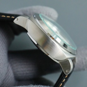 Panerai AM01036 [V8 версия, эксклюзивно в продаже] — это усоверше