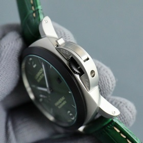 Panerai AM01036 [V8 версия, эксклюзивно в продаже] — это усоверше