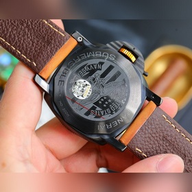 Новая модель SUBMERSIBLE BMG-TECH от Panerai — 47-миллиметровая ч