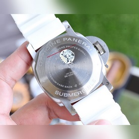 Новейшая версия V7. Panerai SUBMERSIBLE BMG-TECH — 47-миллиметров