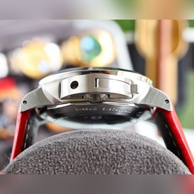 Новейшая версия V7. Panerai SUBMERSIBLE BMG-TECH — 47-миллиметров