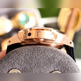 Новейшая версия V7 Panerai SUBMERSIBLE BMG-TECH — 47-миллиметровы