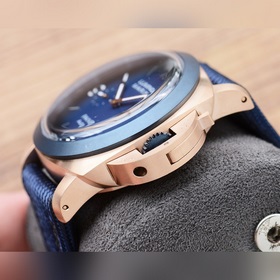 V7 Panerai представляет новую модель [Фейерверк] [Фейерверк] [Фей