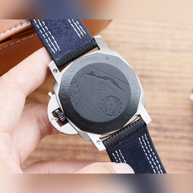 V7 Panerai представляет новую модель [Фейерверк] [Фейерверк] [Фей