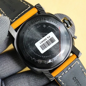 Panerai SUBMERSIBLE BMG-TECH — 44-миллиметровые часы из серии Sub
