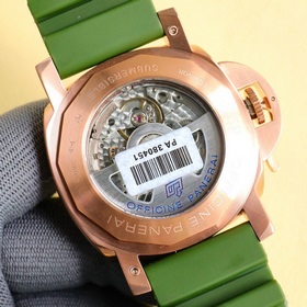 Panerai SUBMERSIBLE BMG-TECH — 44-миллиметровые часы из серии Sub