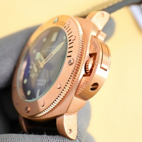 Panerai SUBMERSIBLE BMG-TECH — 44-миллиметровые часы из серии Sub