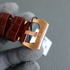 Новая модель V7 Бренд  Panerai Серия  Radiomir Тип механизма 
