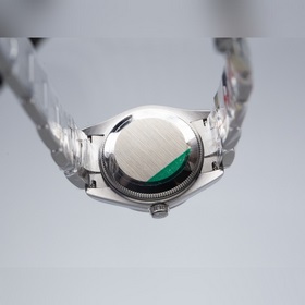 Новая модель Rolex Oyster Perpetual 31 серии 2024 года 1. Оснащен