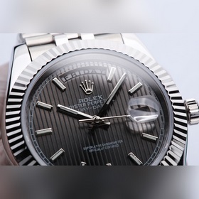 J5 возвращается с новым шедевром — часами Rolex Oyster Perpetual 