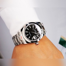 Возвращение выдающегося произведения — часы Rolex Oyster Perpetua