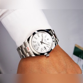 Возвращение выдающегося произведения — часы Rolex Oyster Perpetua
