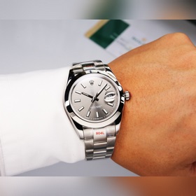 Возвращение выдающегося произведения — часы Rolex Oyster Perpetua
