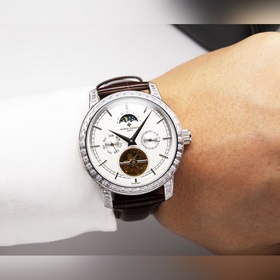 Новейшая модель от Vacheron Constantin. Уникальная версия от маст