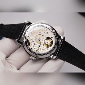 Новейшая модель от Vacheron Constantin. Уникальная версия от маст