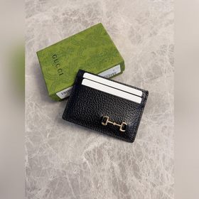 Кошелек GG Marmont изготовлен из классической прочной кожи с текс