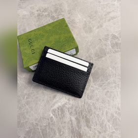 Кошелек GG Marmont изготовлен из классической прочной кожи с текс