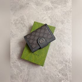 Новейшая паспортная сумка из серии Ohidia от Gucci, изделия серии