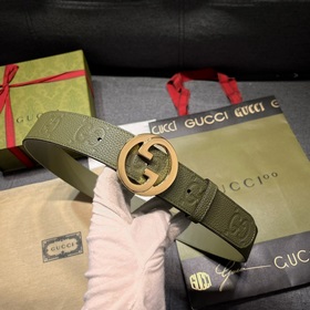 Новая модель в коллекции Gucci привлекает внимание благодаря соче