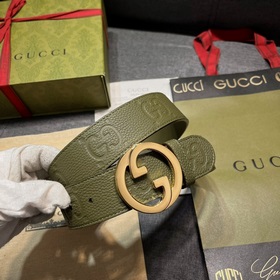Новая модель в коллекции Gucci привлекает внимание благодаря соче