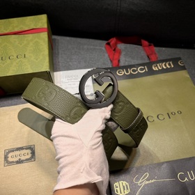 Новая модель в коллекции Gucci привлекает внимание благодаря соче