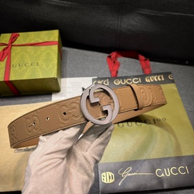 Новая модель в коллекции Gucci привлекает внимание благодаря соче
