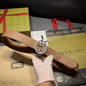 Новая модель в коллекции Gucci привлекает внимание благодаря соче