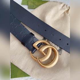 3 см, изготовлен в Италииз натуральной кожи, однослойный, с тисне