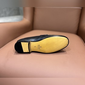 Торговая марка товара： GUCCI Размер： 38-45 (размеры 38 и 45 не по