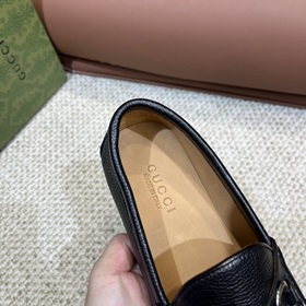 Торговая марка товара： GUCCI Размер： 38-45 (размеры 38 и 45 не по